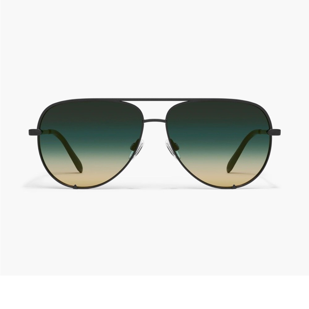 QUAY High Keys Sunglasses in 💚
NWT
